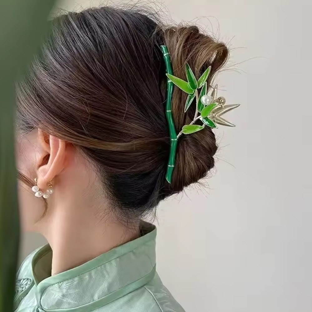Pearl Bamboo Hair Claw – Aesthetic Gold & Green Clip